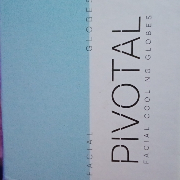 PIVOTAL Facial Cooling Globes - Picture 2 of 6